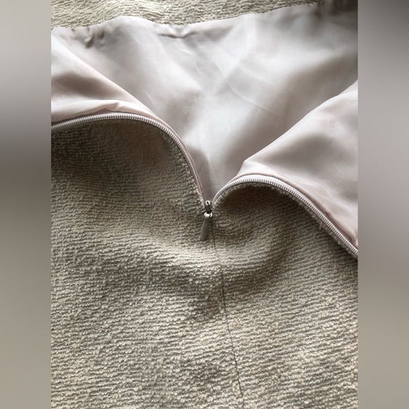 Boucle mini skirt, size M - Picture 4 of 9